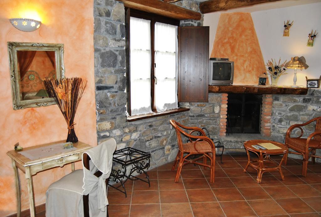 Le Macine Del Confluente Bed and Breakfast Badalucco Exteriör bild