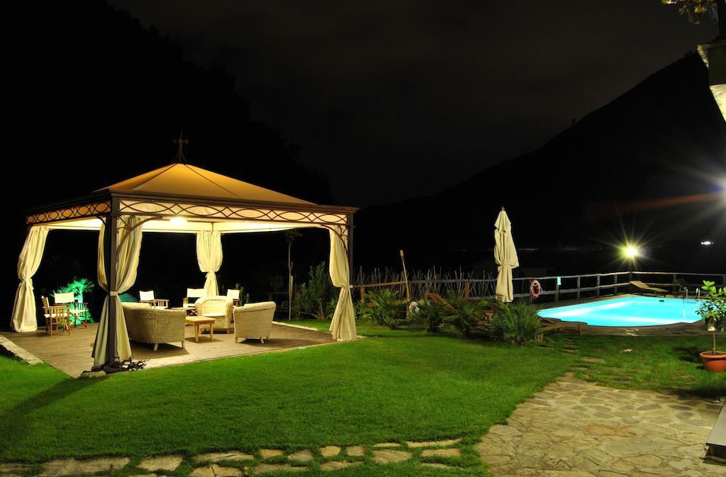Le Macine Del Confluente Bed and Breakfast Badalucco Exteriör bild
